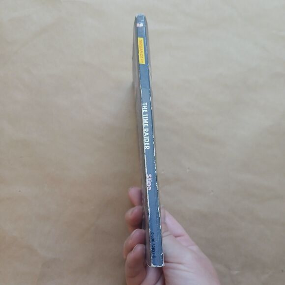 Vintage The Time Raider RL Stine Science Fiction Paperback Book Twistaplot - Picture 3 of 8